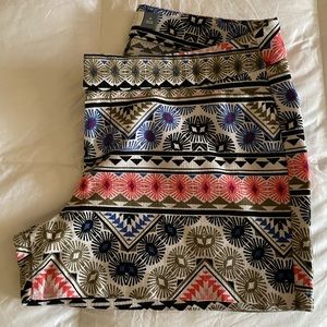 Old Navy Women Mid-Rise Everyday Shorts, Multicolor, size 6